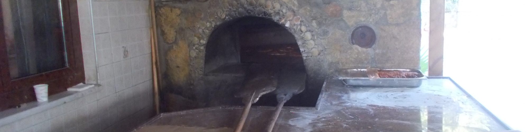 Подовая хлебопекарная подовая печь в Турции. Хлебная печь.