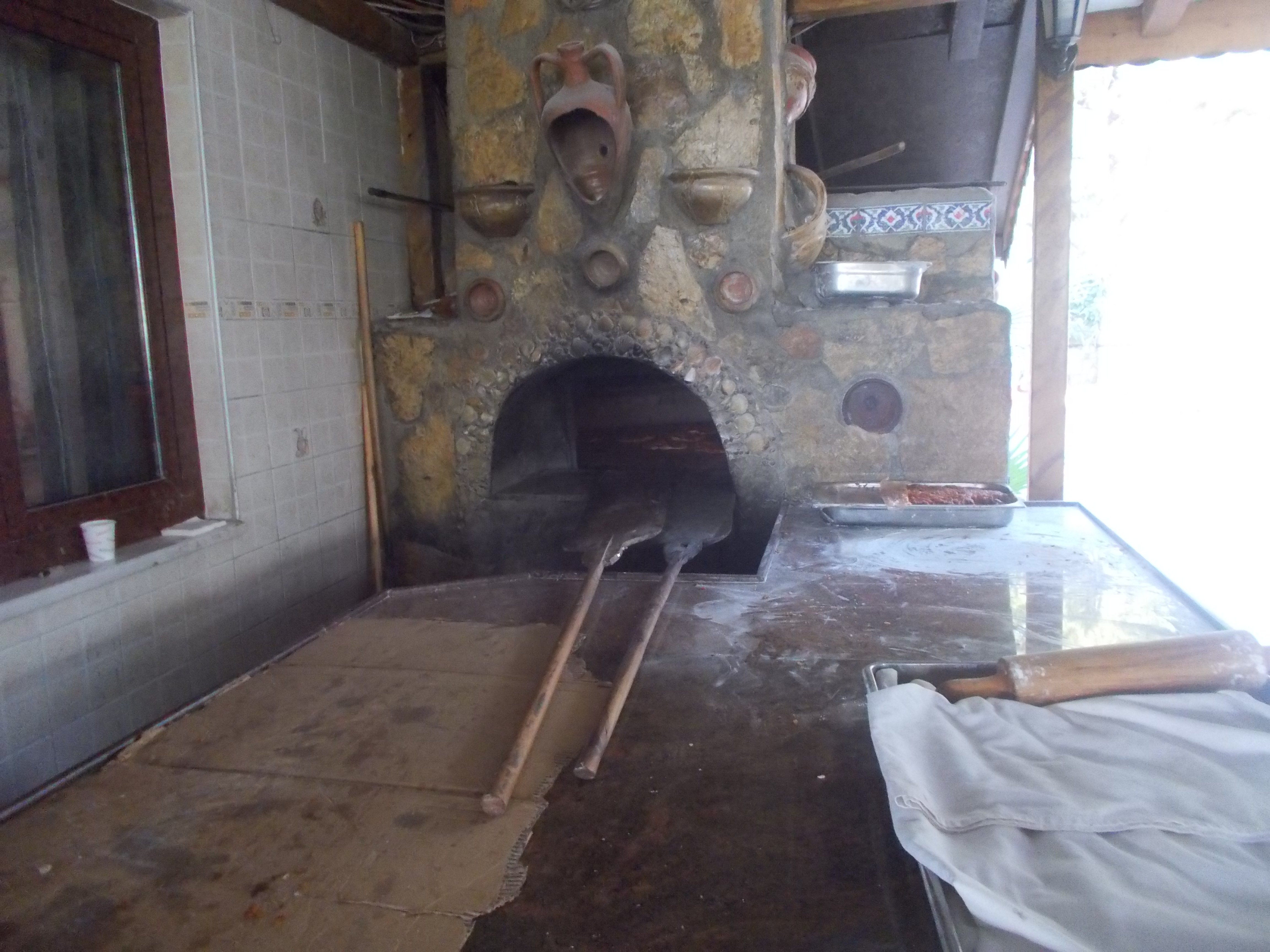 Подовая хлебопекарная подовая печь в Турции. Хлебная печь.